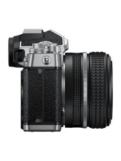Nikon Z Fc + Z 28 Mm F/2.8 SE -Digital Station TF47D SQ6 0000000004 BLACK SLd2