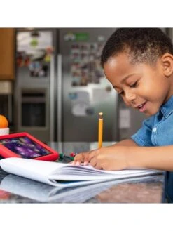 Pebble Gear Disney Cars (7"Tablet & Headphones Bundle) By Pebble Gear -Digital Station V8BKC SQ6 0000000017 RED SLd2