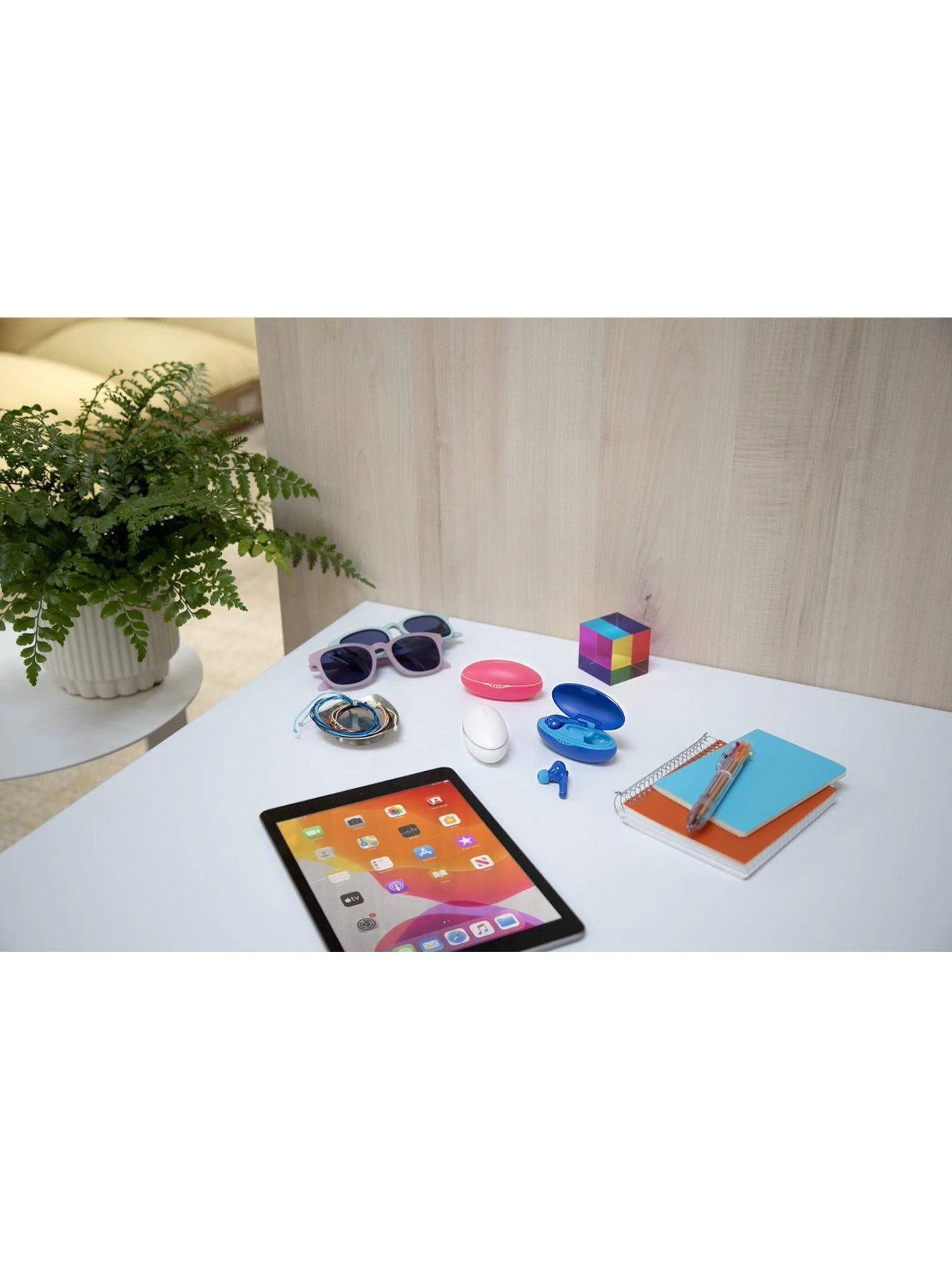 Belkin SoundForm Nano True Wireless Earbuds For Kids - White 7 Belkin SoundForm Nano True Wireless Earbuds For Kids - White - Image 7