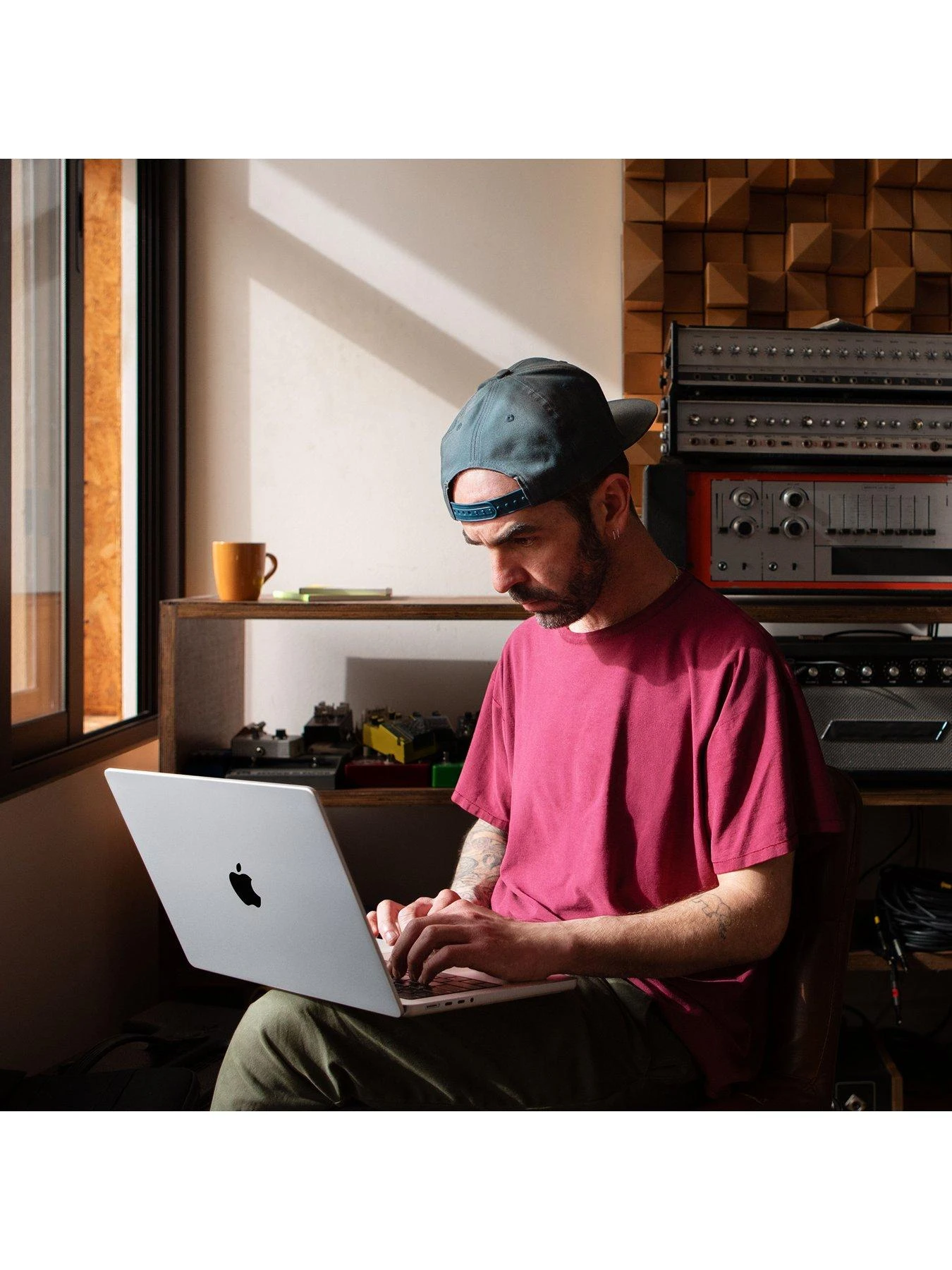 Apple MacBook Pro (M2 Pro, 2023) 14 Inch with 12-core CPU And 19-core GPU, 1TB SSD - Space Grey 6 Apple MacBook Pro (M2 Pro, 2023) 14 Inch with 12-core CPU And 19-core GPU, 1TB SSD - Space Grey - Image 6