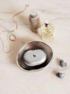 Beats Studio Buds + - True Wireless Noise Cancelling Earbuds - Cosmic Silver -Digital Station VPHWR SQ7 0000000035 SILVER SLd3