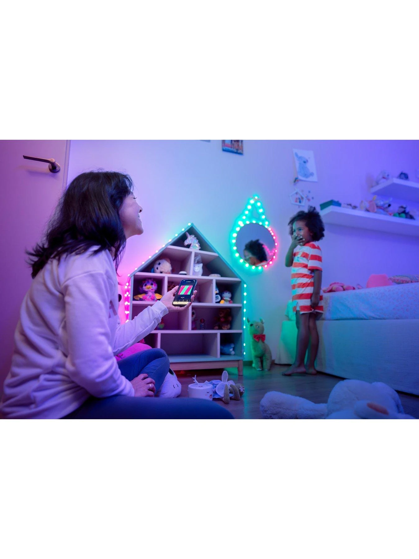 Twinkly Candies 200L 7MM Heart Shape RGB Lens Light String, 6cm Lamp Spacing, BT+WiFi, IP20 - USB-C Powered 6 Twinkly Candies 200L 7MM Heart Shape RGB Lens Light String, 6cm Lamp Spacing, BT+WiFi, IP20 - USB-C Powered - Image 6